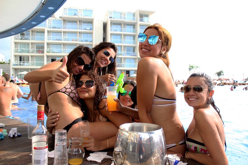 Sunday Pool Party at Whitelace